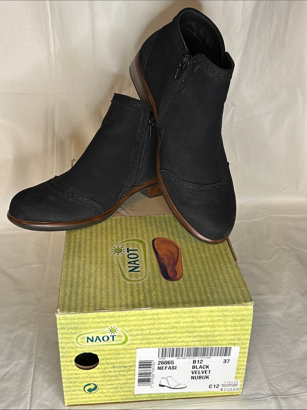 Naot Nefasi Black Velvet Nubuk Bootie Size 6  EUC w/Box